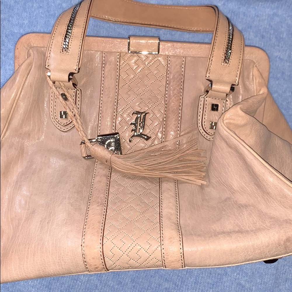 ⚠️SOLD ⚠️Gwen stefani lambskin shoulder bag